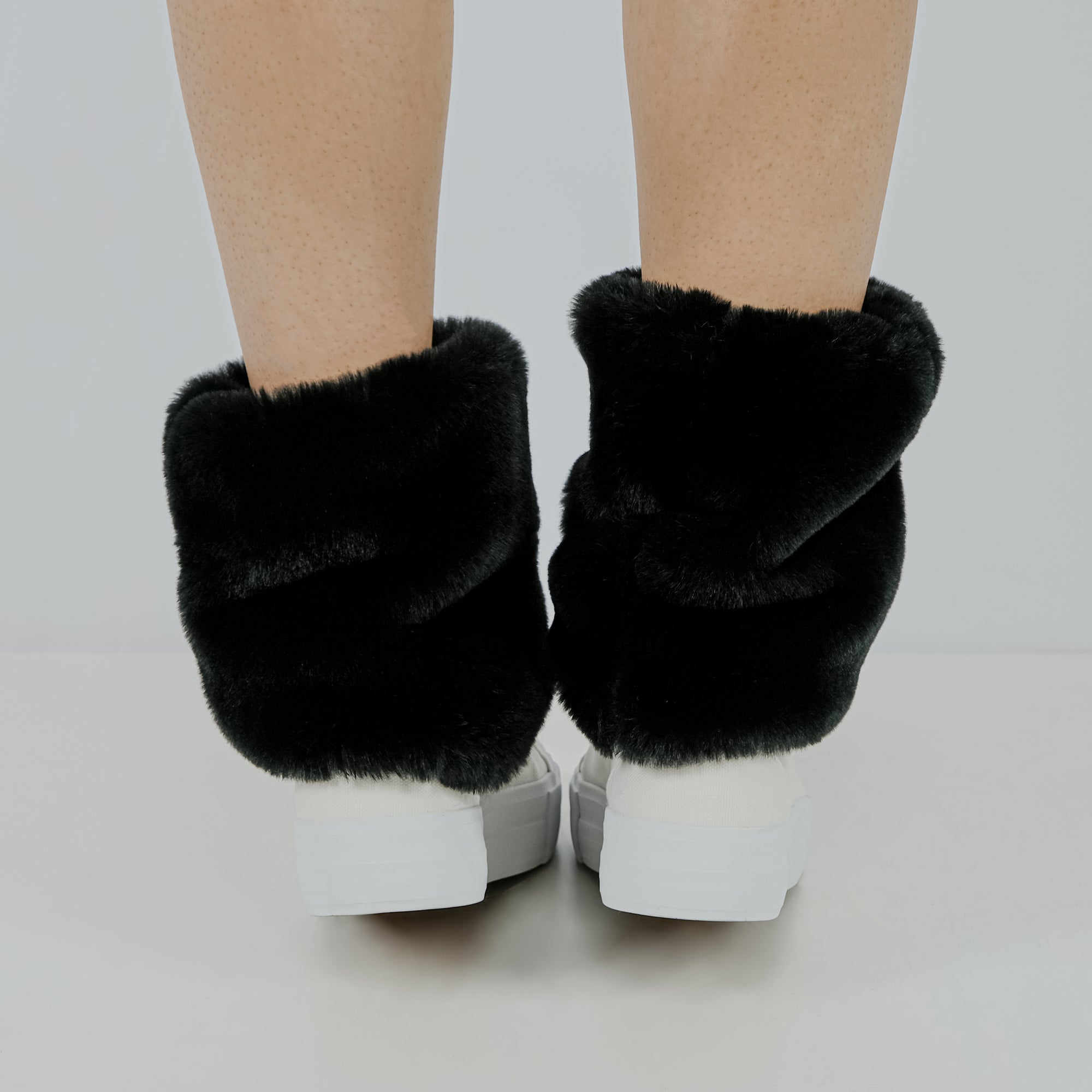 Basic Fuzzy Legwarmers - Black