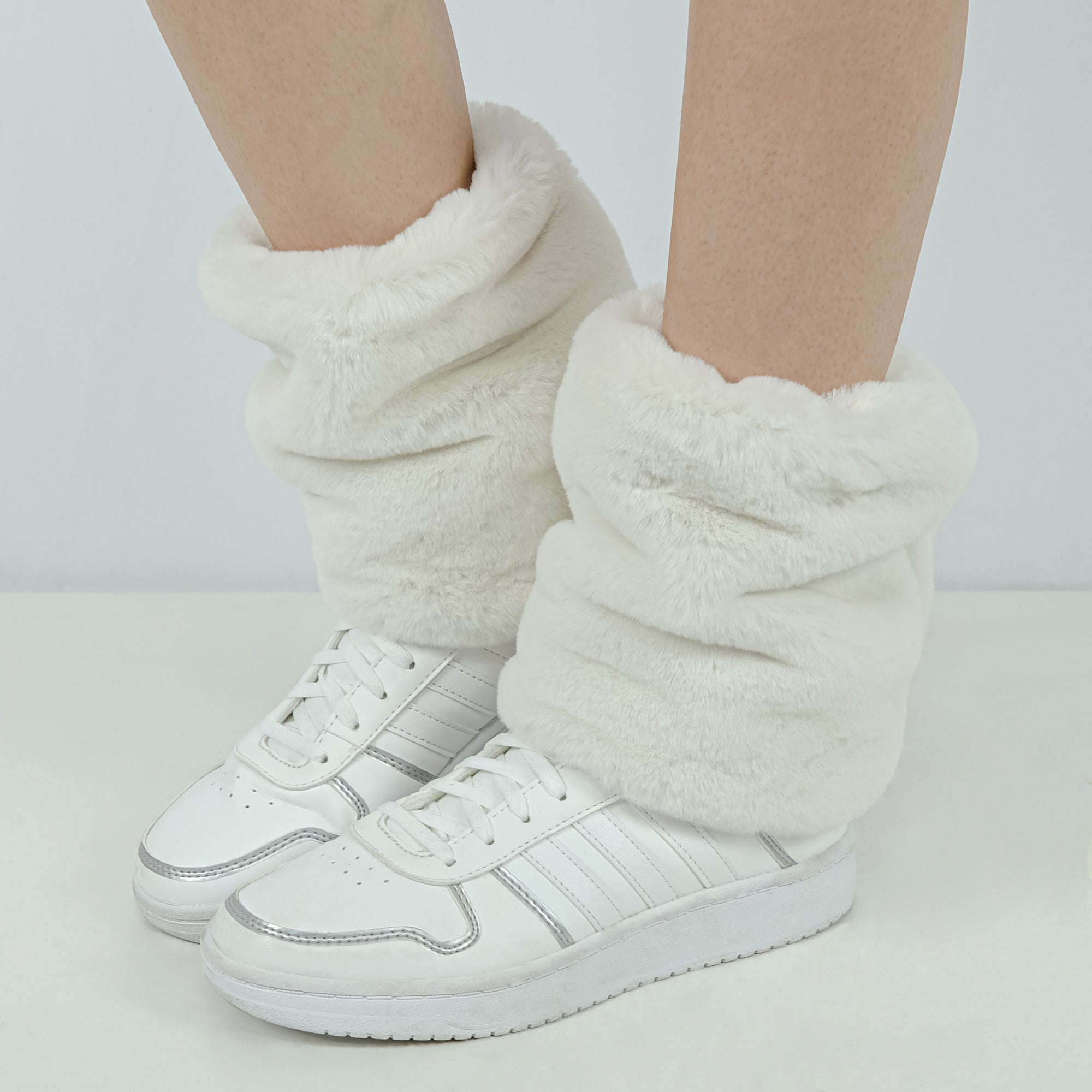 Basic Fuzzy Legwarmers - White