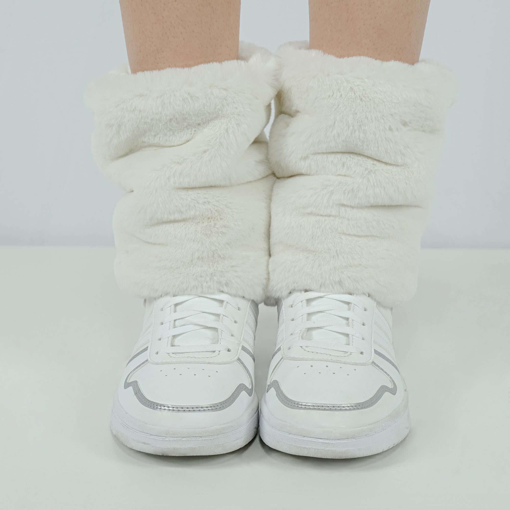 Basic Fuzzy Legwarmers - White