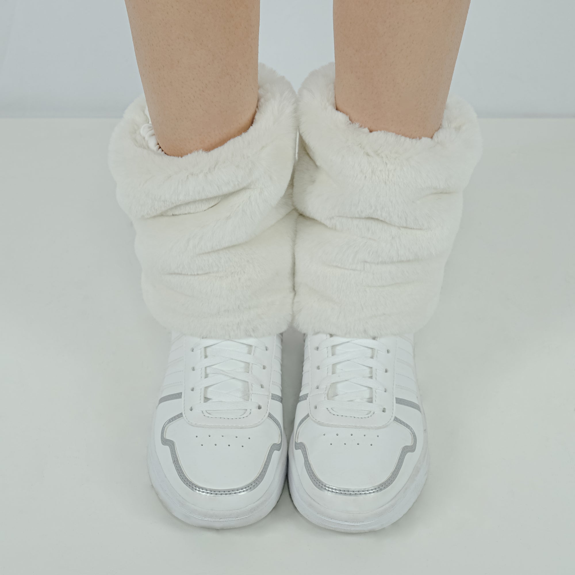 Basic Fuzzy Legwarmers - White